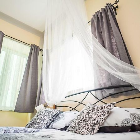 Boutique Hostel Kings N' Queens Загреб Екстериор снимка