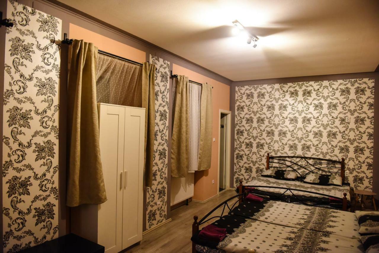 Boutique Hostel Kings N' Queens Загреб Екстериор снимка