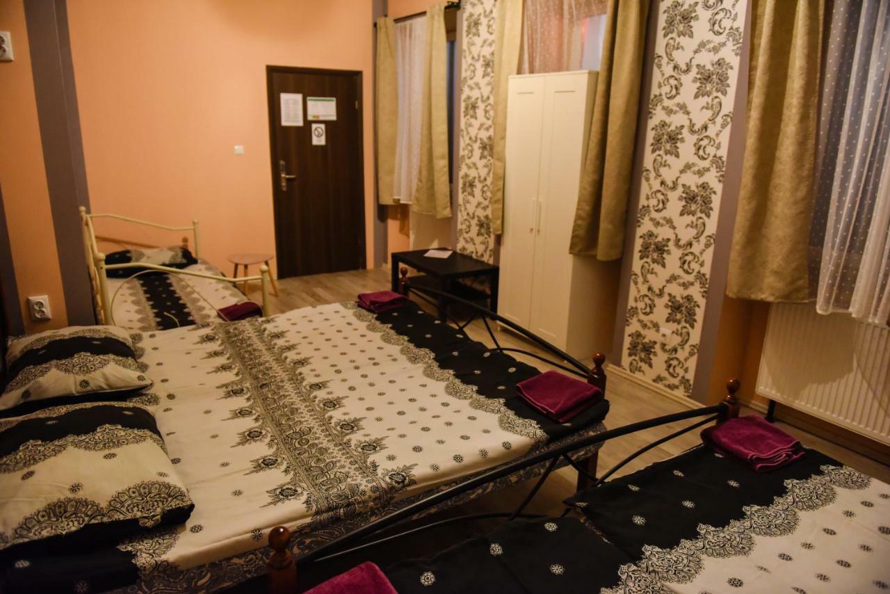 Boutique Hostel Kings N' Queens Загреб Екстериор снимка