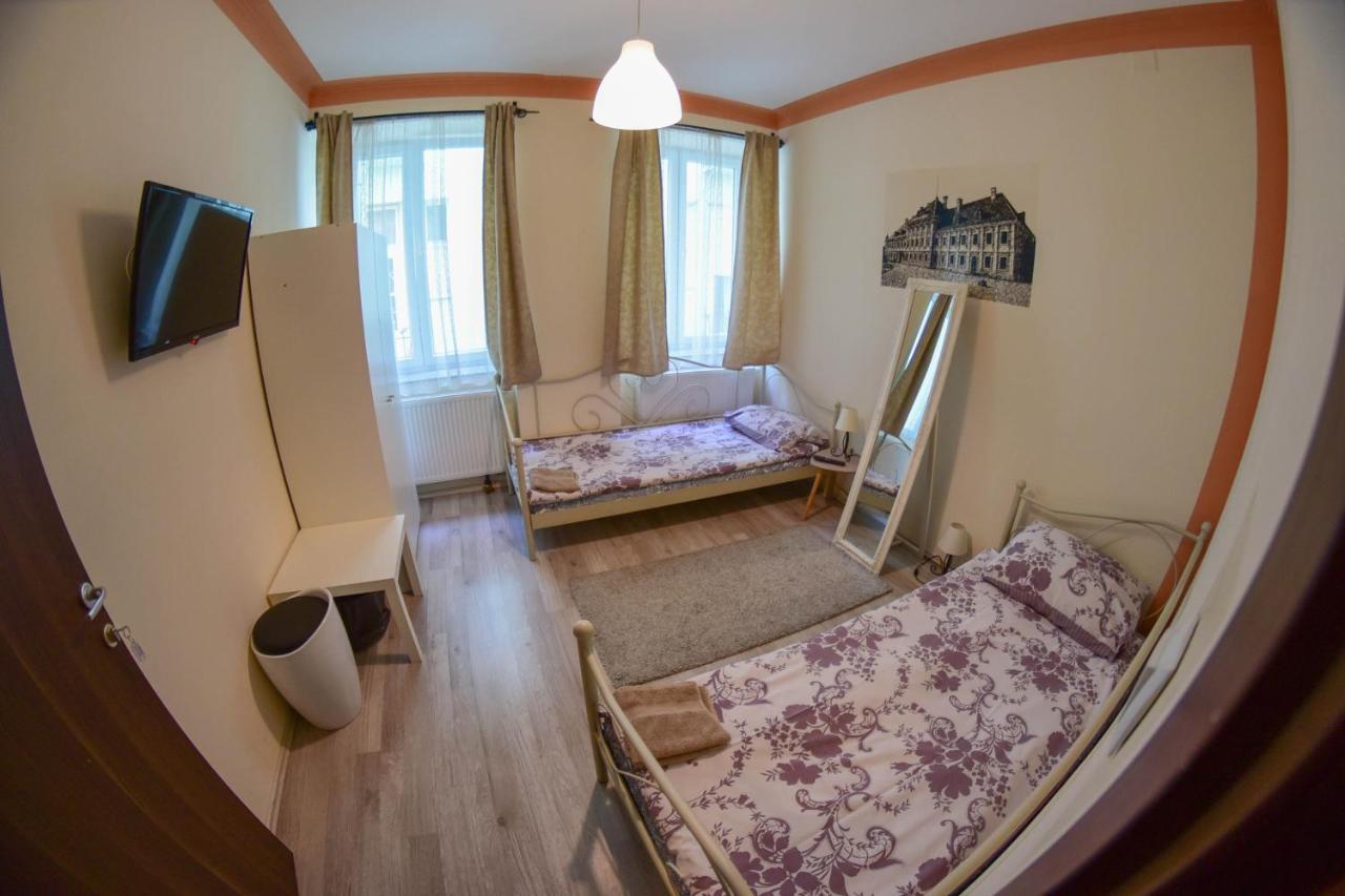 Boutique Hostel Kings N' Queens Загреб Екстериор снимка